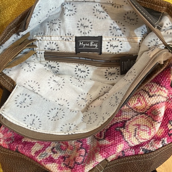 Gently used Myra Bag 100% cotton carve 100% leather ..☘️☘️ - Picture 8 of 9